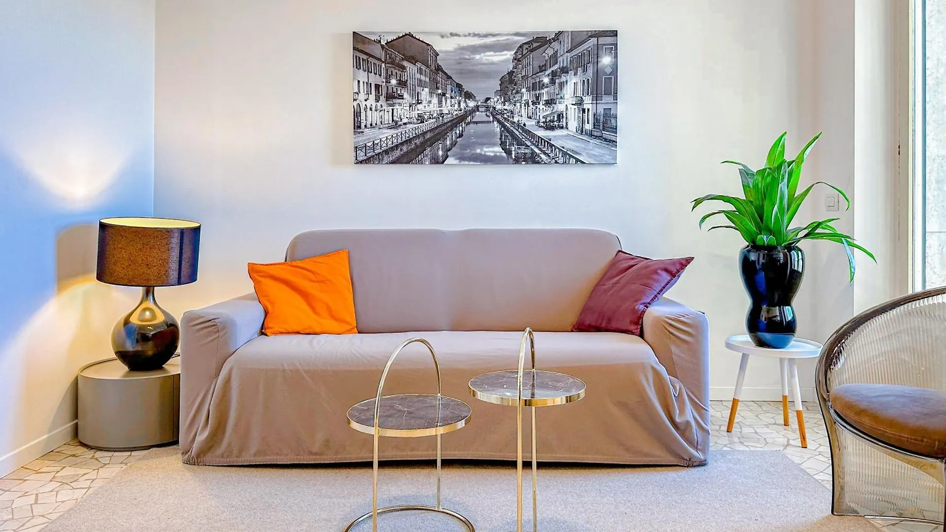 Apartment Ariberto Suite Panoramica - 13 Piano - 8 Min Da Duomo Milan Italy